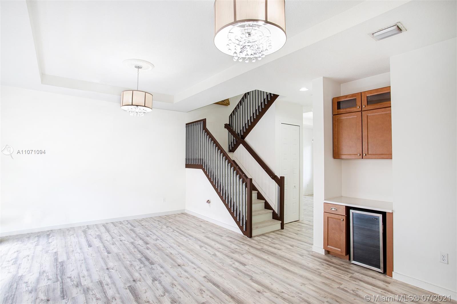 VENETIAN PARC WEST - Residential Lease