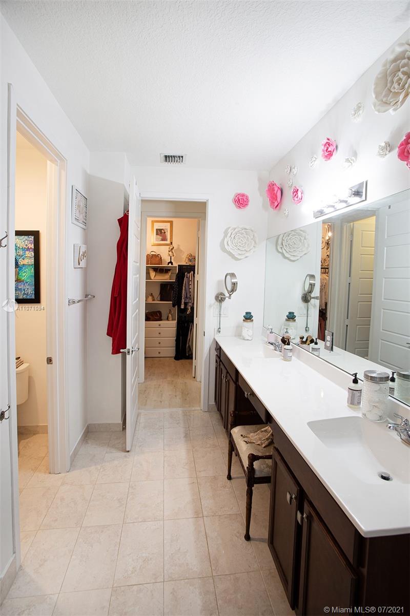 VENETIAN PARC WEST - Residential Lease