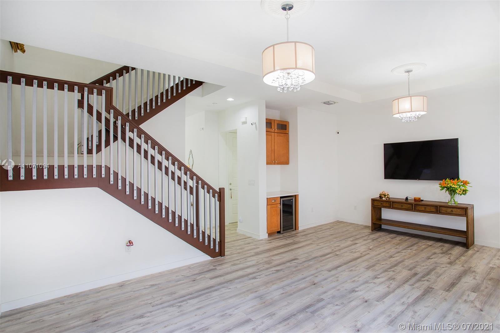 VENETIAN PARC WEST - Residential Lease
