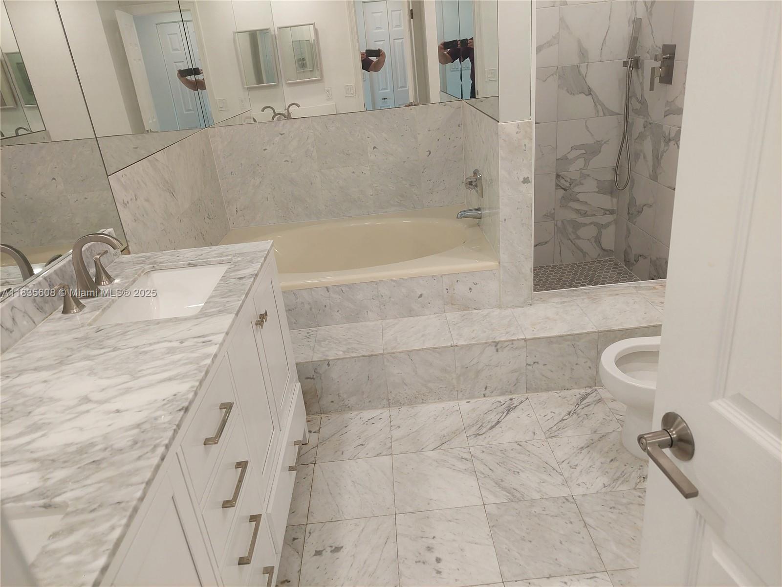 POINCIANA IS YT & RCQ CLU - Residential Lease