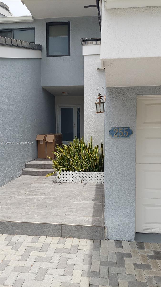 255 Poinciana Dr 605