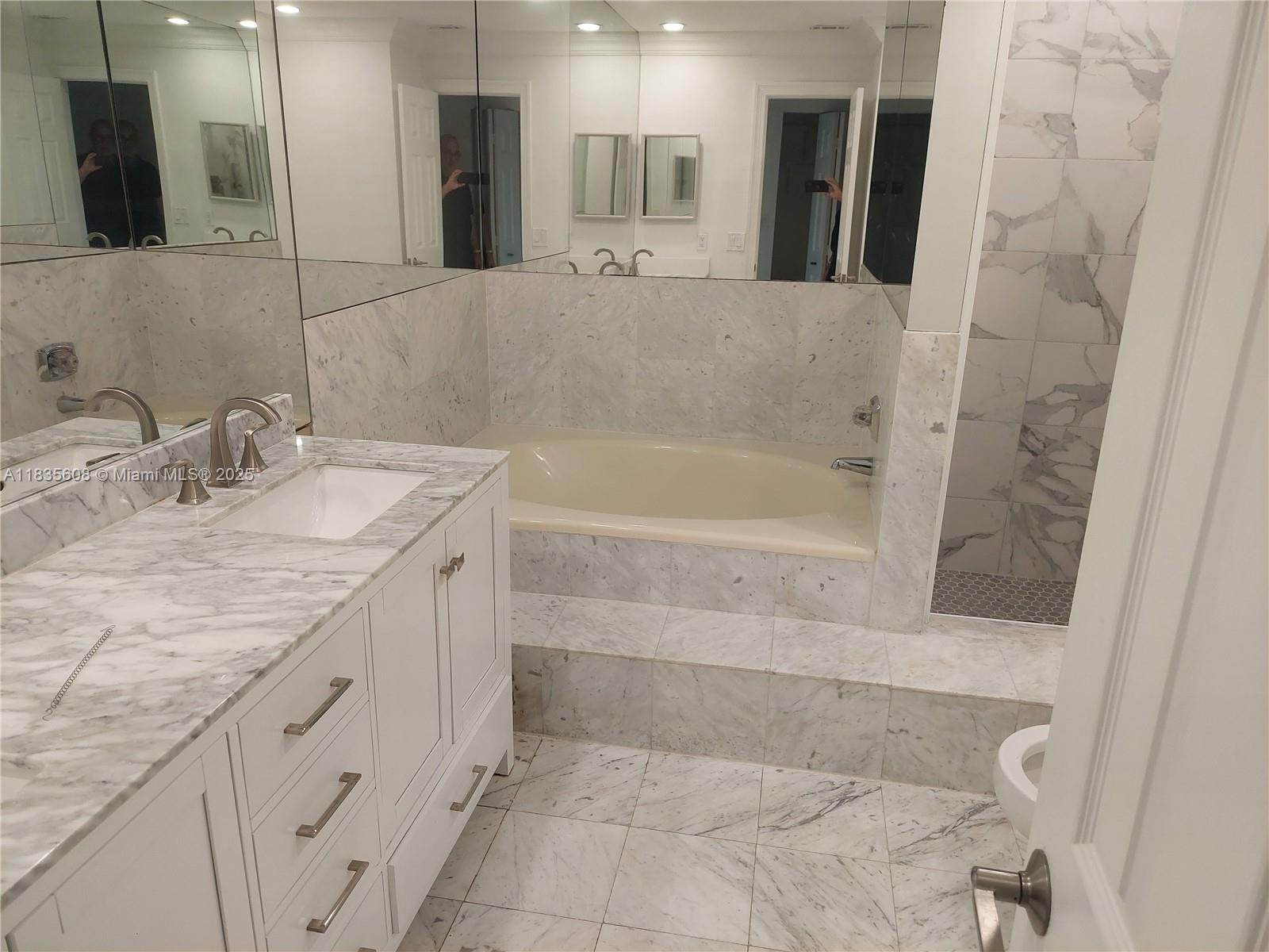 POINCIANA IS YT & RCQ CLU - Residential Lease