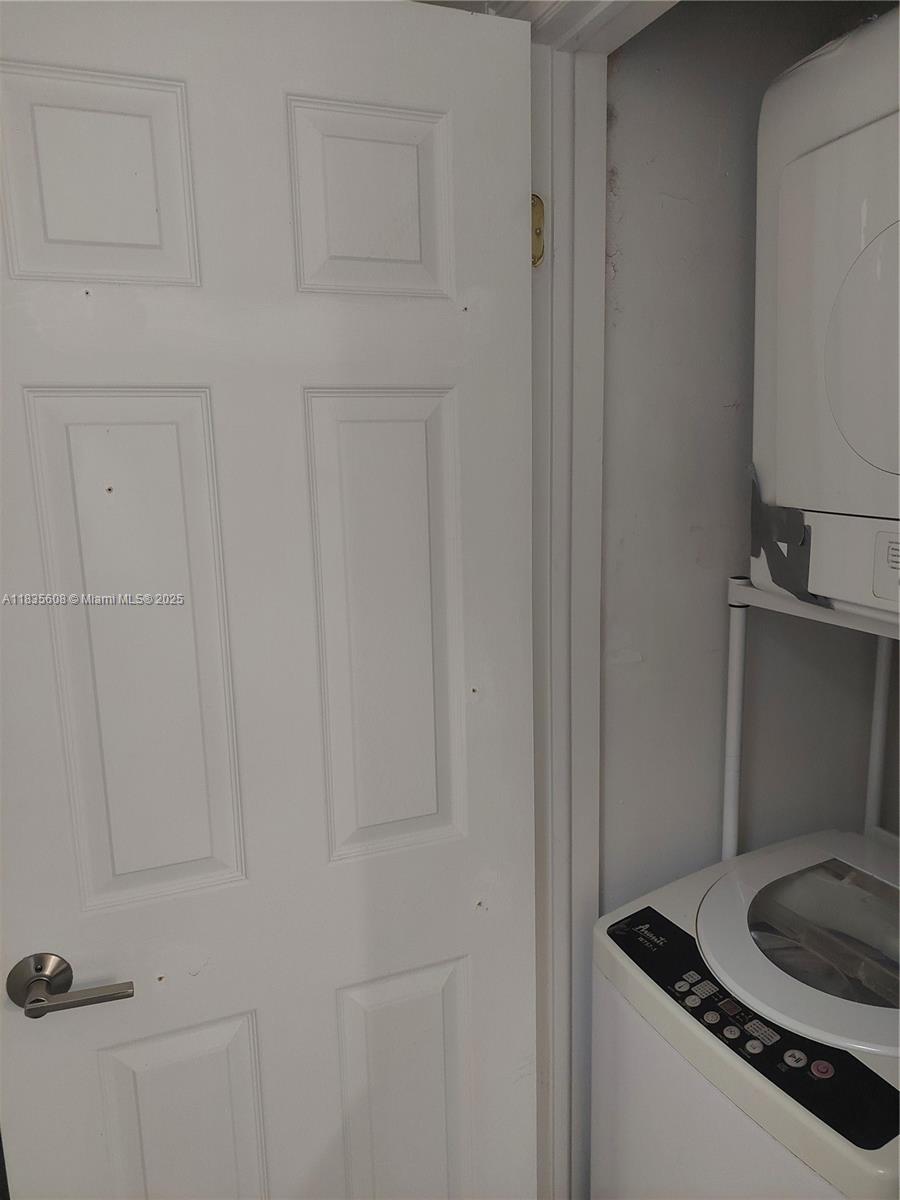 POINCIANA IS YT & RCQ CLU - Residential Lease