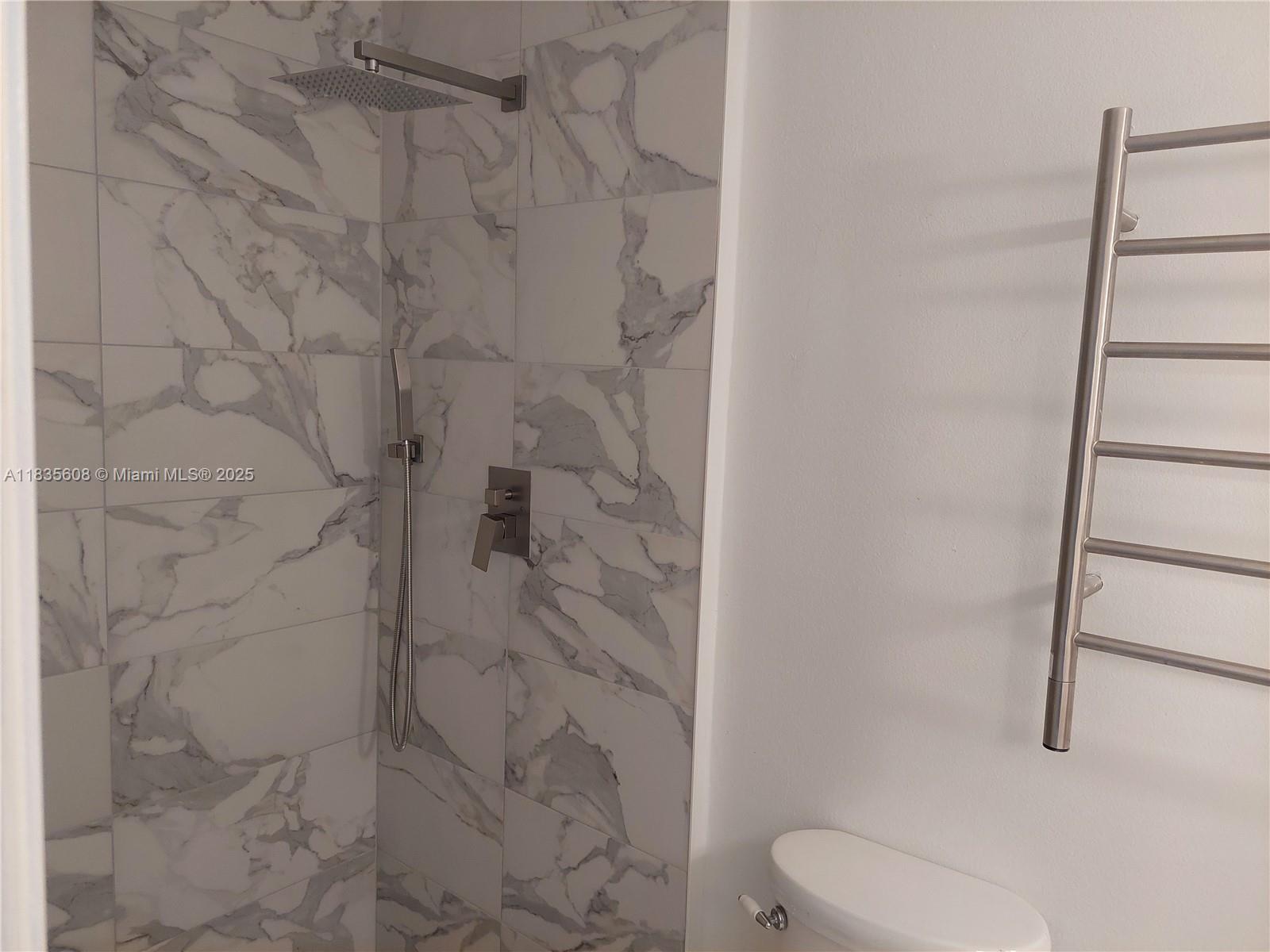 POINCIANA IS YT & RCQ CLU - Residential Lease