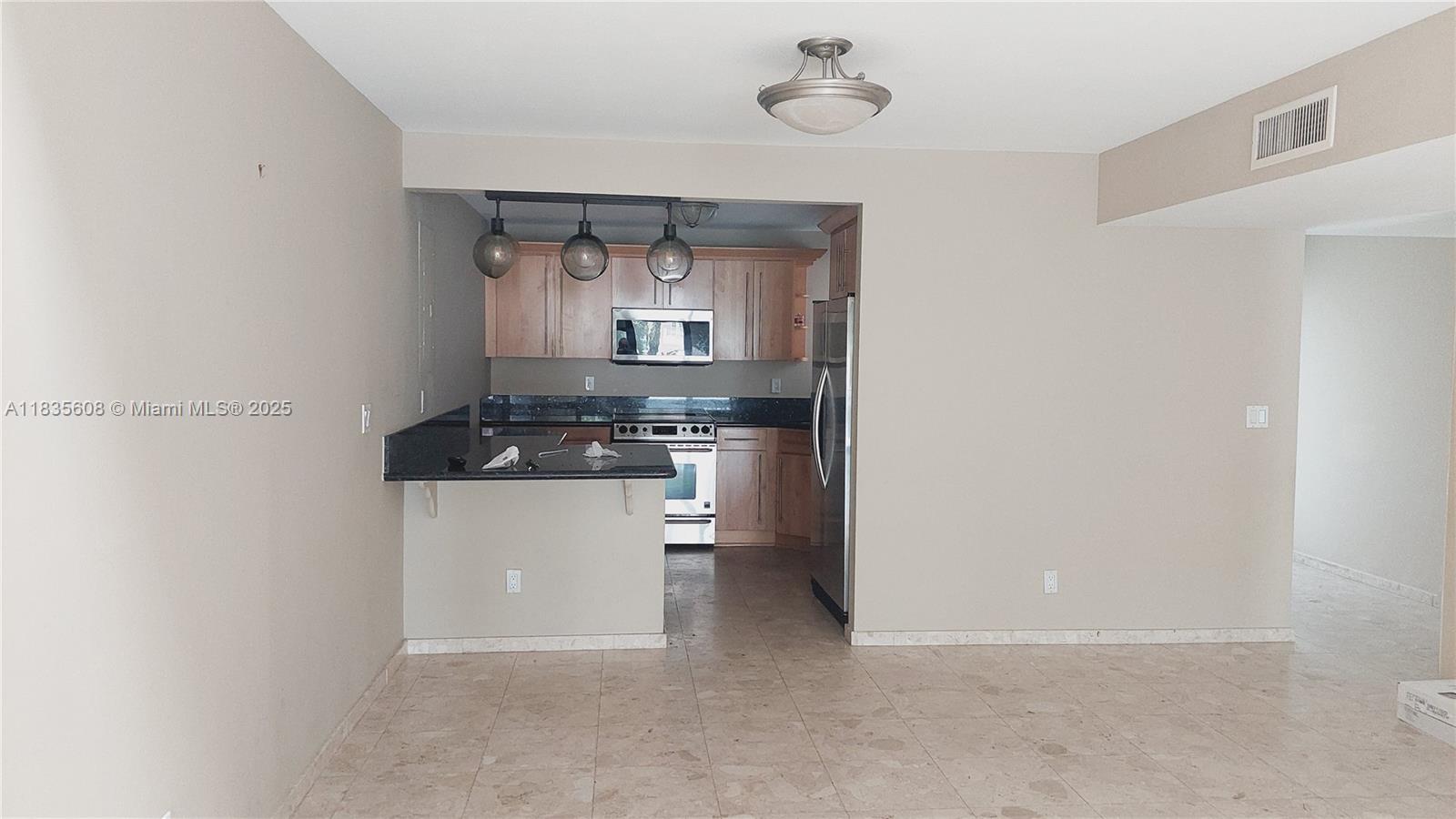 255 Poinciana 605