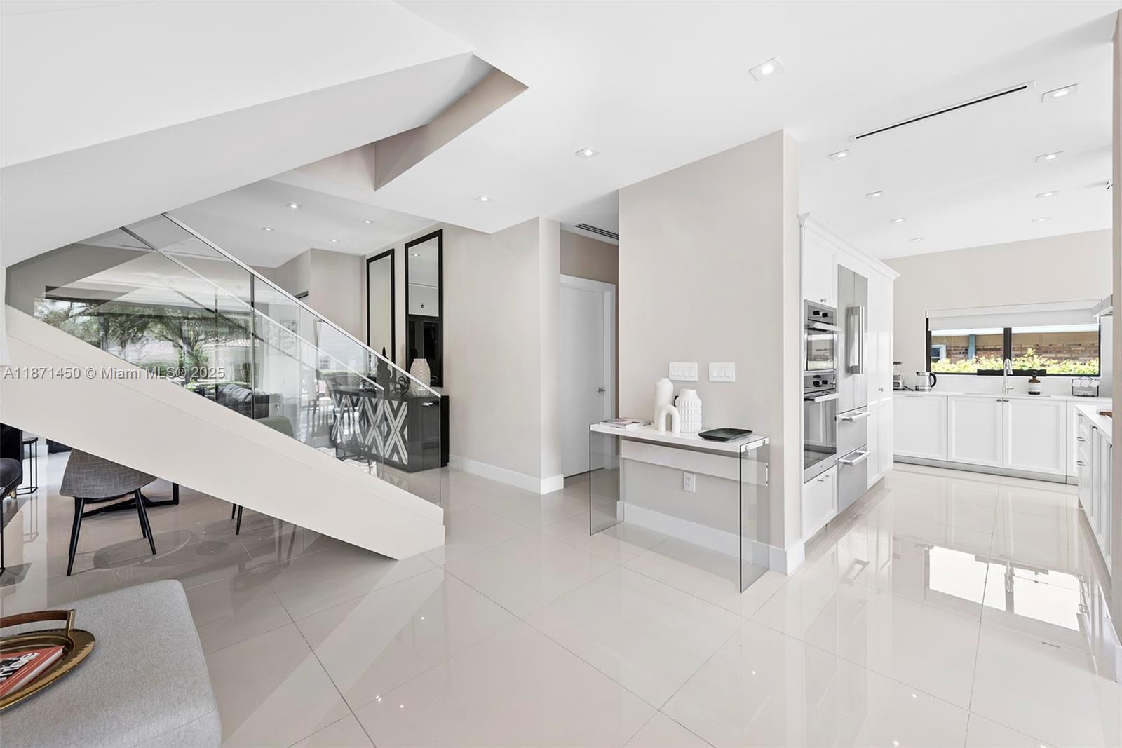 HOLLYWOOD GOLF ESTATES SE - Residential Lease