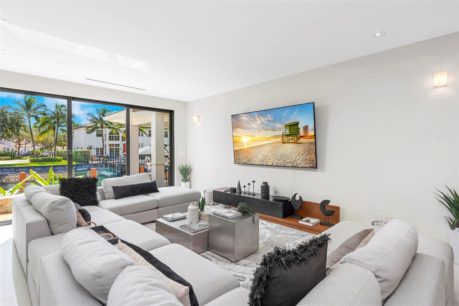 HOLLYWOOD GOLF ESTATES SE - Residential Lease