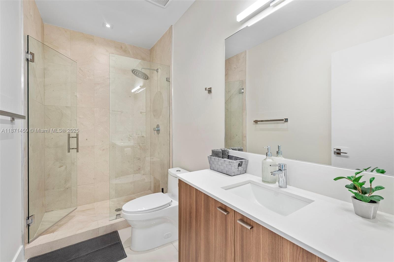 HOLLYWOOD GOLF ESTATES SE - Residential Lease