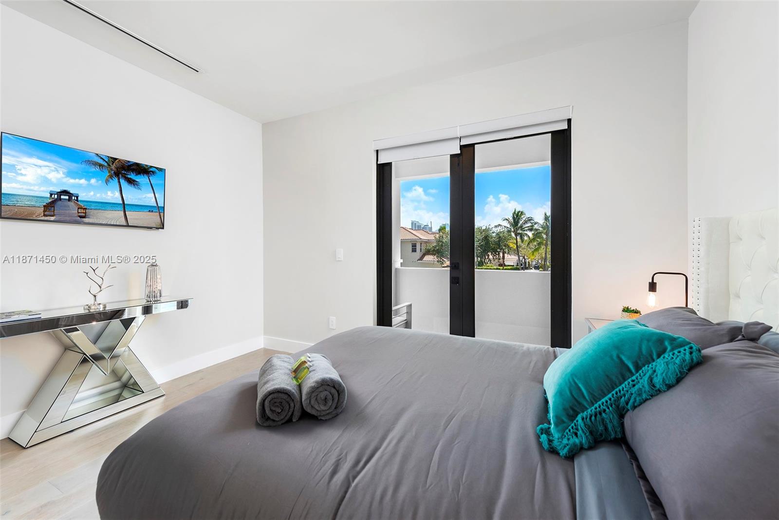 HOLLYWOOD GOLF ESTATES SE - Residential Lease