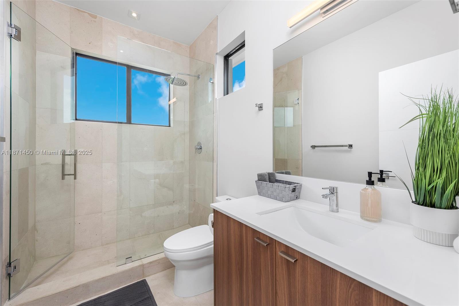 HOLLYWOOD GOLF ESTATES SE - Residential Lease