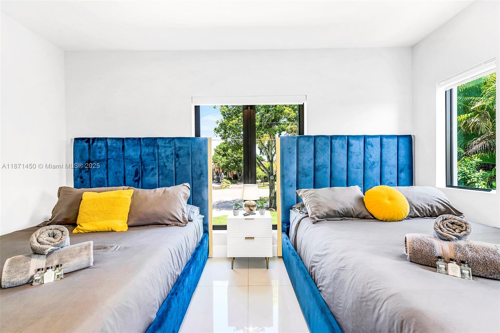 HOLLYWOOD GOLF ESTATES SE - Residential Lease