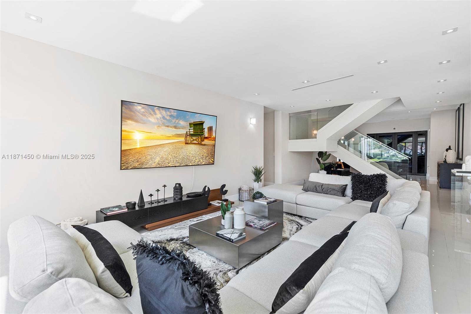 HOLLYWOOD GOLF ESTATES SE - Residential Lease