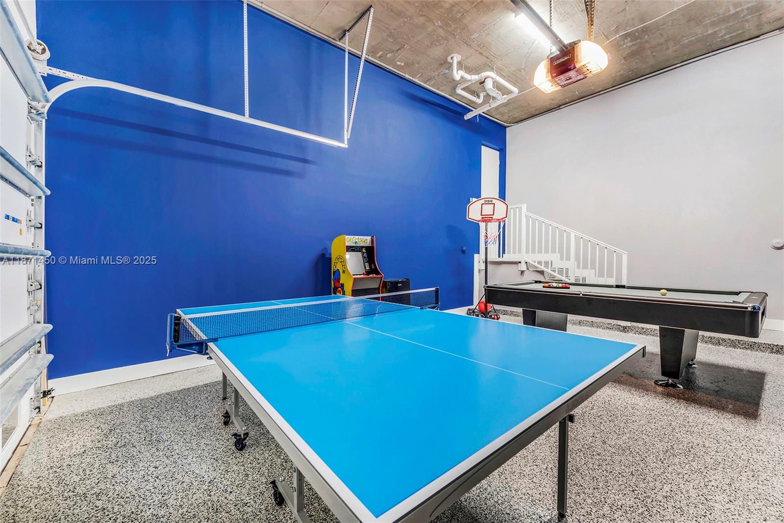 HOLLYWOOD GOLF ESTATES SE - Residential Lease