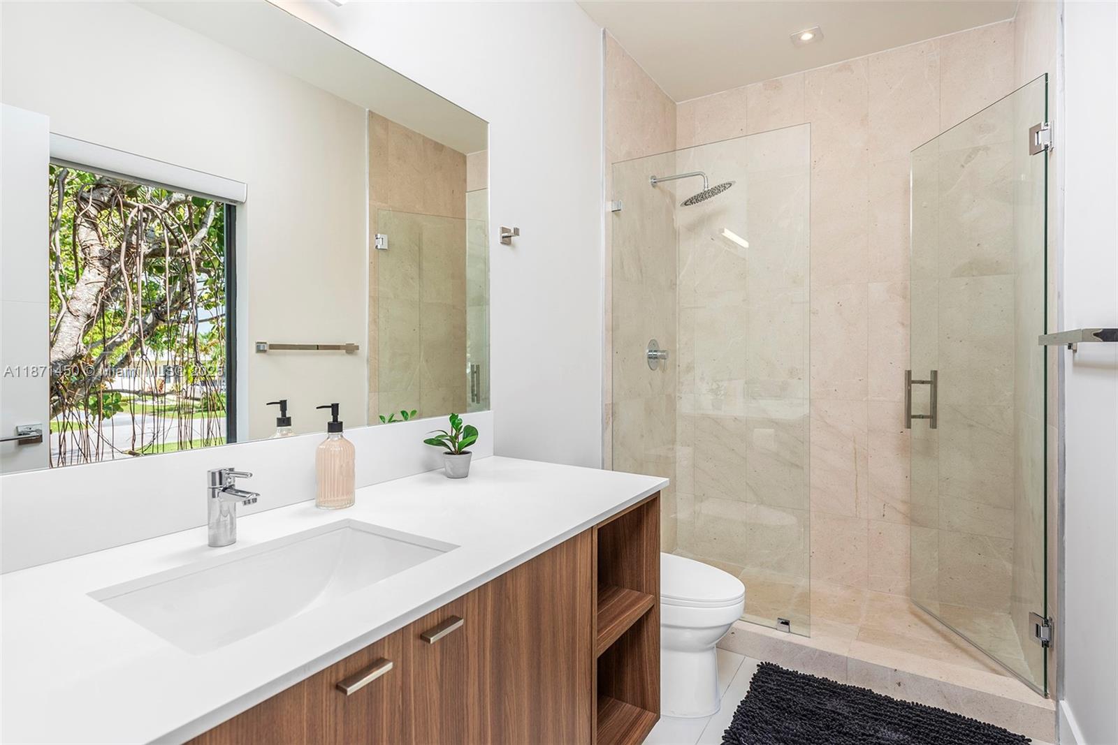 HOLLYWOOD GOLF ESTATES SE - Residential Lease