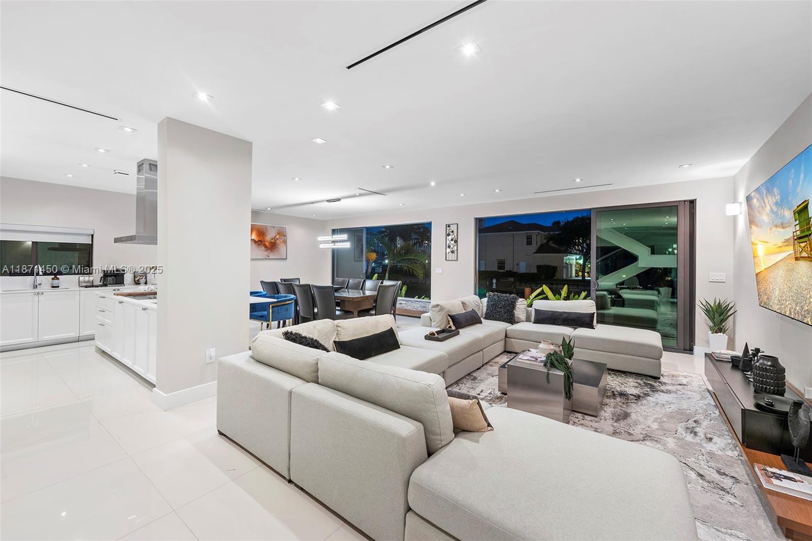 HOLLYWOOD GOLF ESTATES SE - Residential Lease