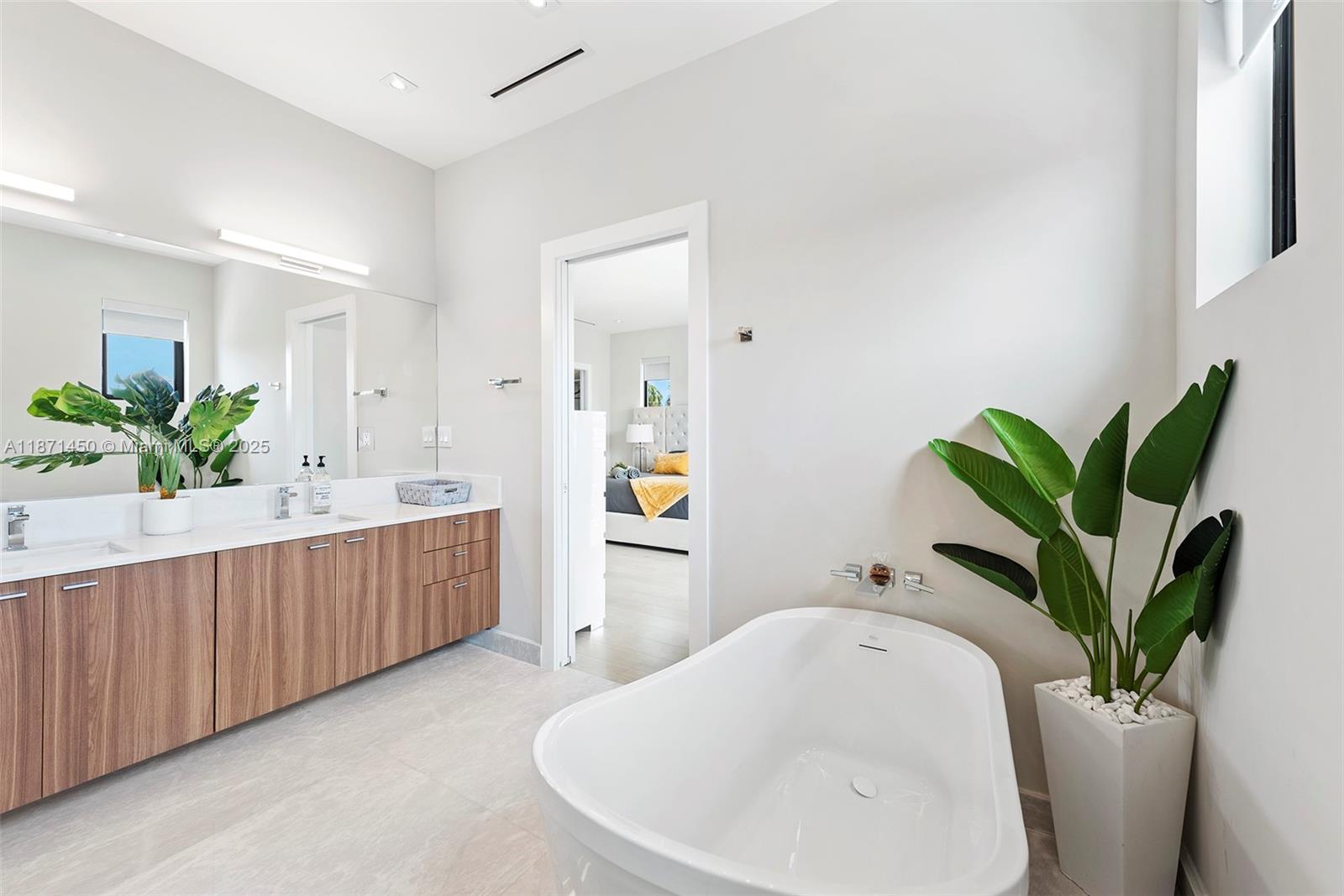 HOLLYWOOD GOLF ESTATES SE - Residential Lease