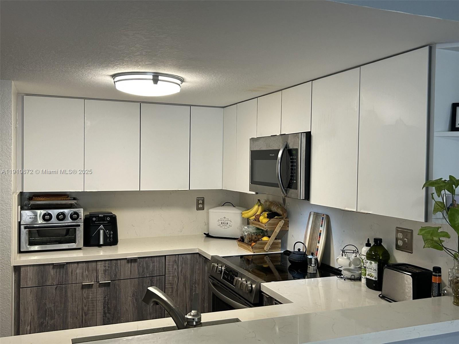 IBIS VILLA AT MIAMI GARDE - Residential