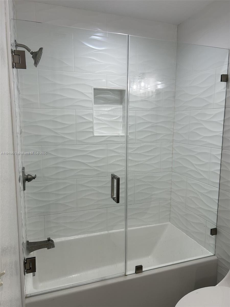 IBIS VILLA AT MIAMI GARDE - Residential