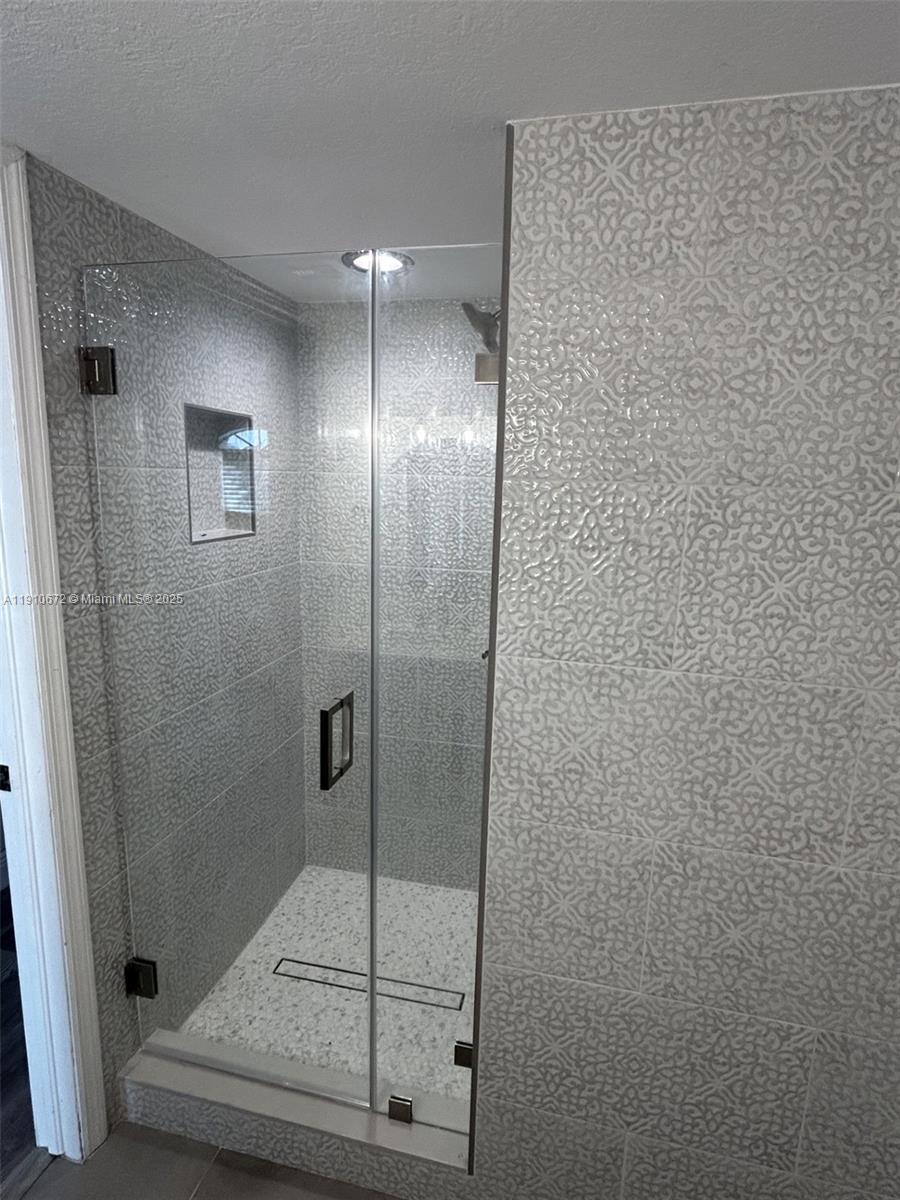 IBIS VILLA AT MIAMI GARDE - Residential