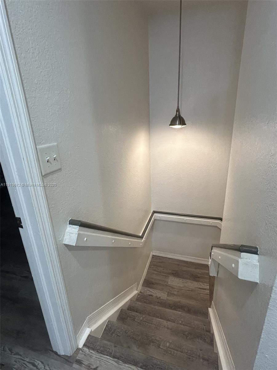 IBIS VILLA AT MIAMI GARDE - Residential