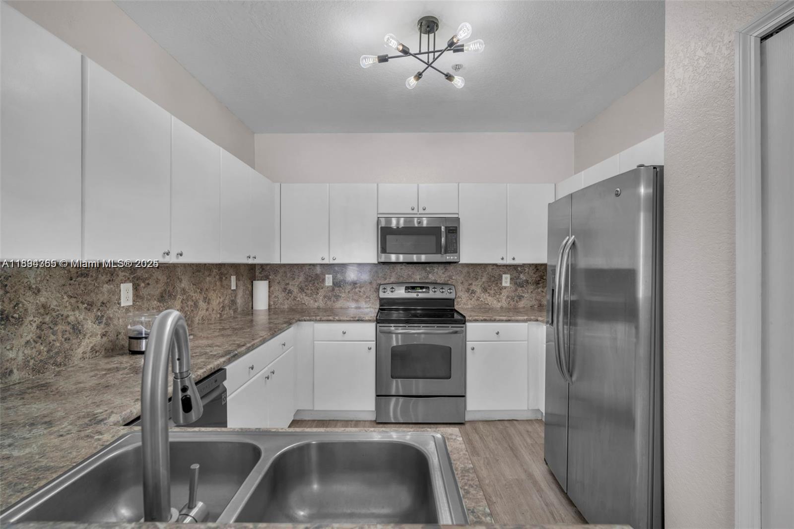 COURTYARDS TWO CONDO - Residential Lease