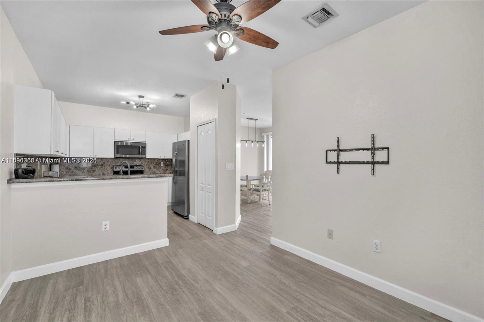 COURTYARDS TWO CONDO - Residential Lease