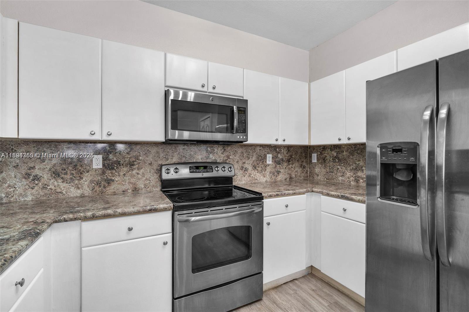 COURTYARDS TWO CONDO - Residential Lease
