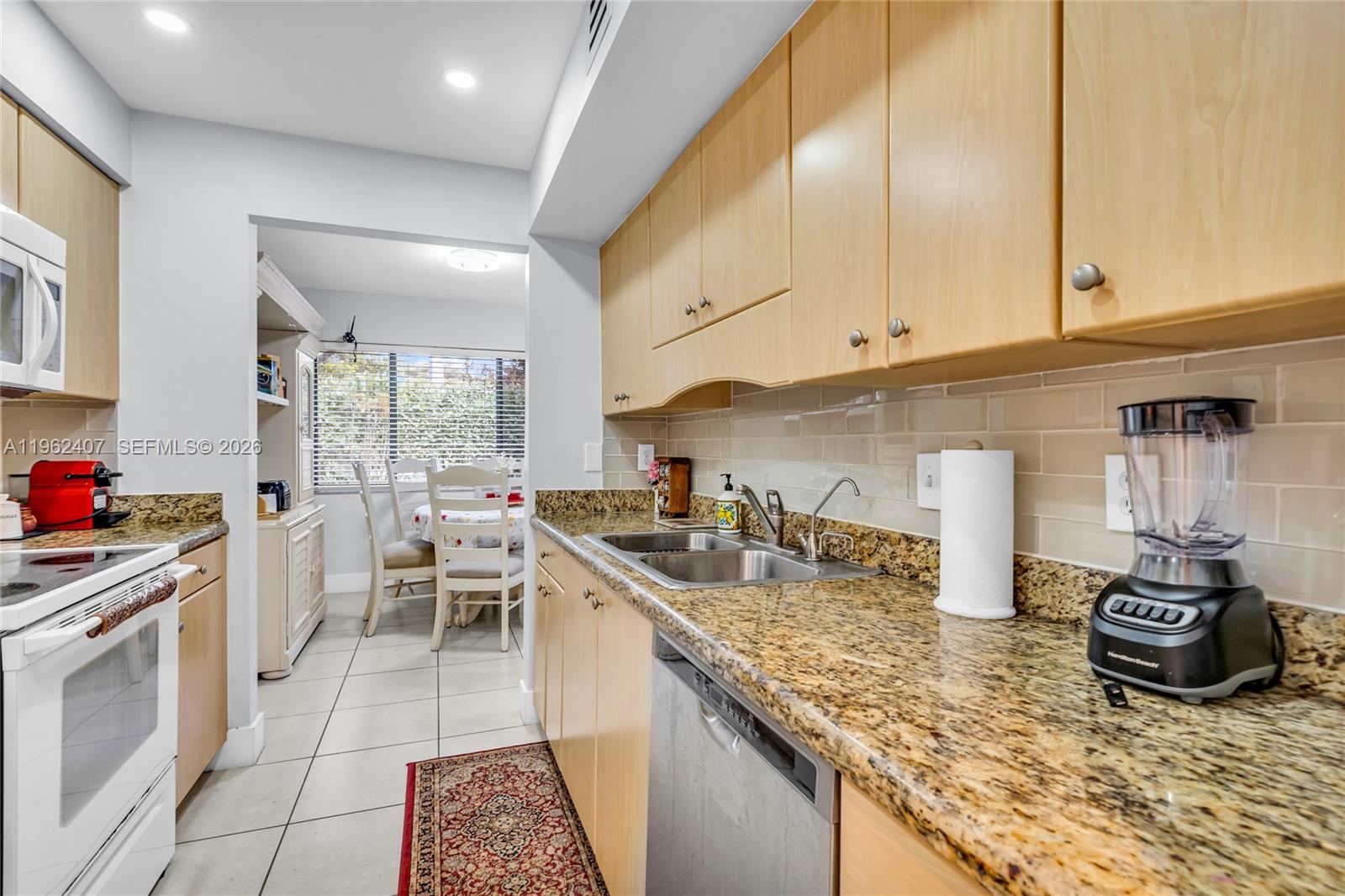 8025 NW 15th Mnr 8025