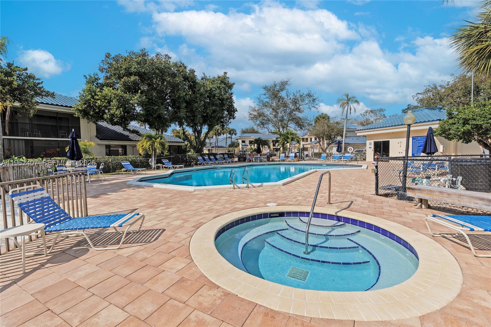 8025 NW 15th Mnr 8025