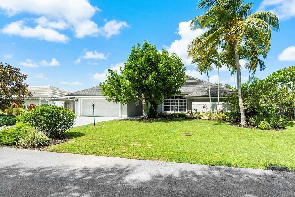 Photo of 11909 Hemlock St, Palm Beach Gardens, FL 33410 (MLS # A11445676)
