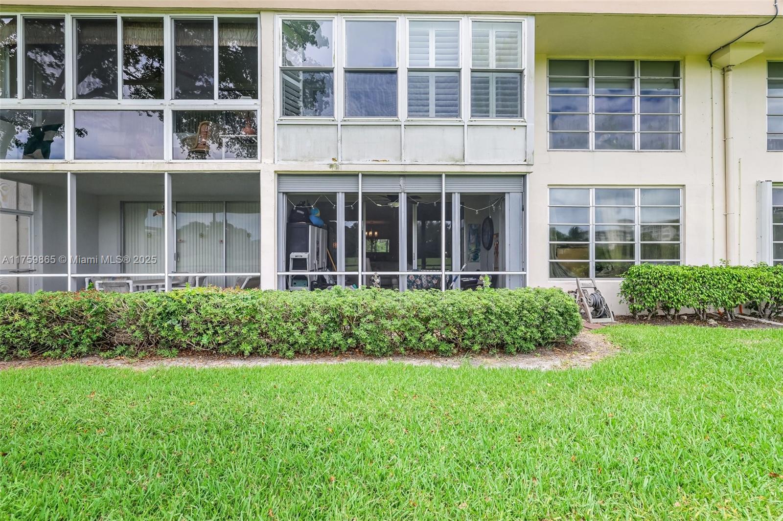 NO 5 PALM-AIRE COUNTRY CL - Residential