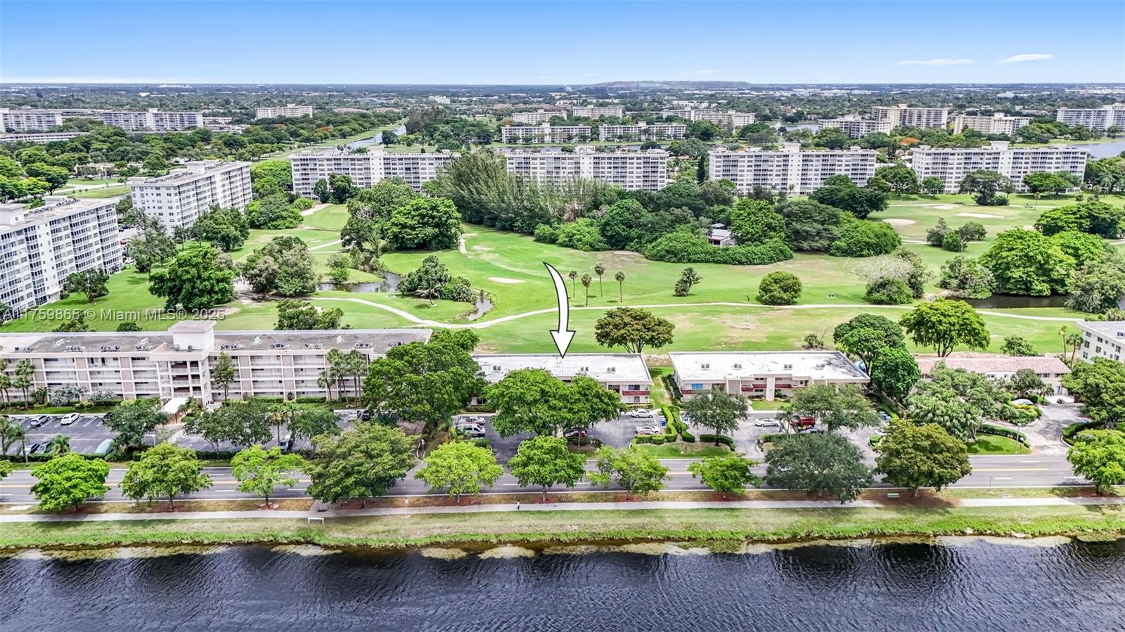 NO 5 PALM-AIRE COUNTRY CL - Residential