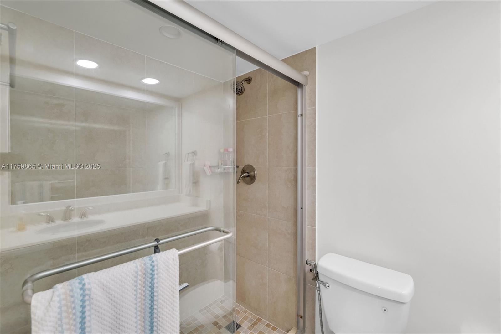 NO 5 PALM-AIRE COUNTRY CL - Residential