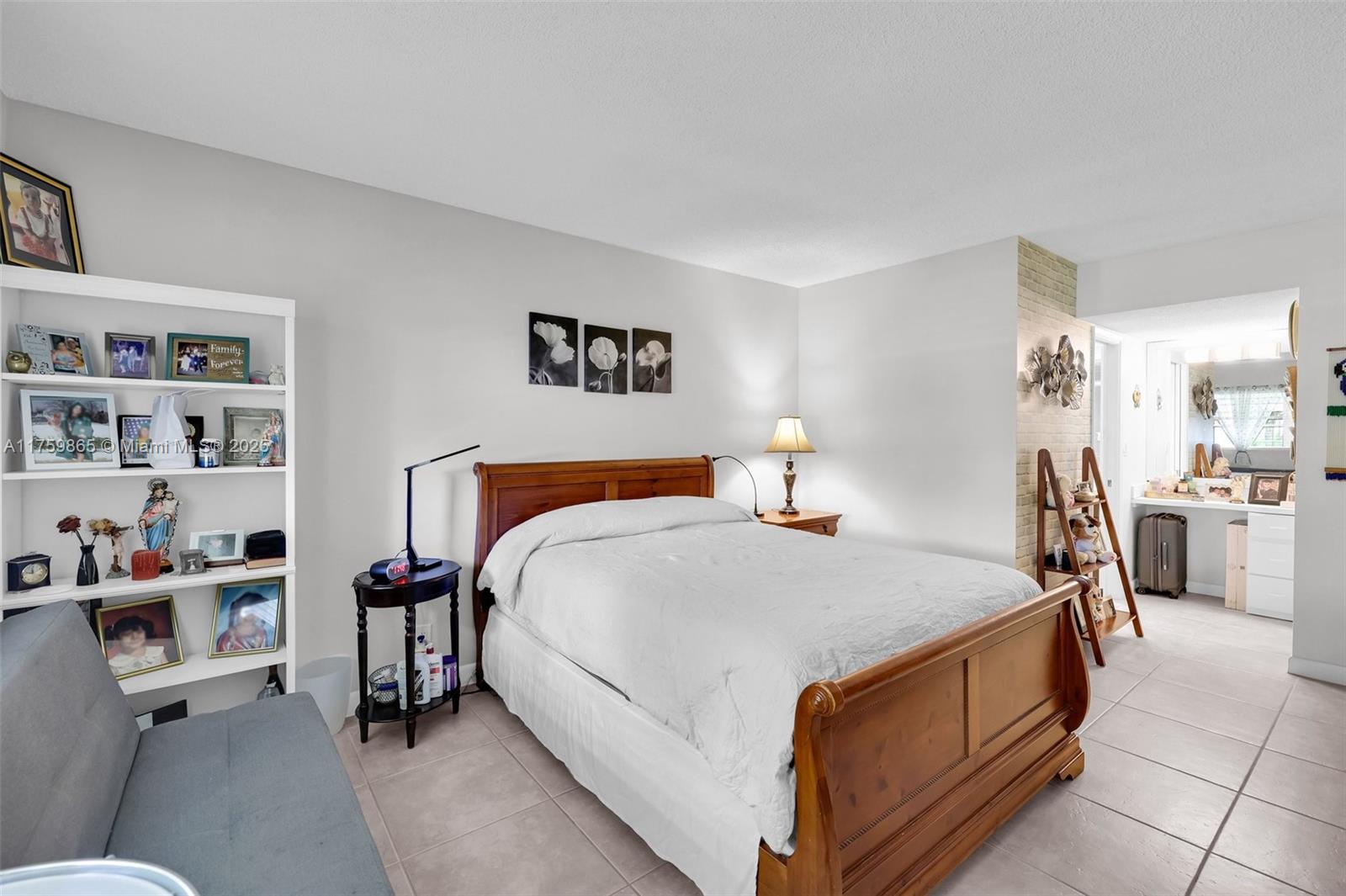 NO 5 PALM-AIRE COUNTRY CL - Residential