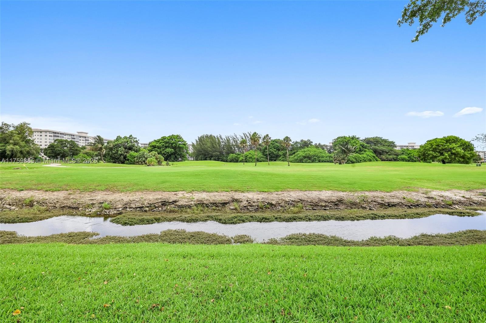 NO 5 PALM-AIRE COUNTRY CL - Residential