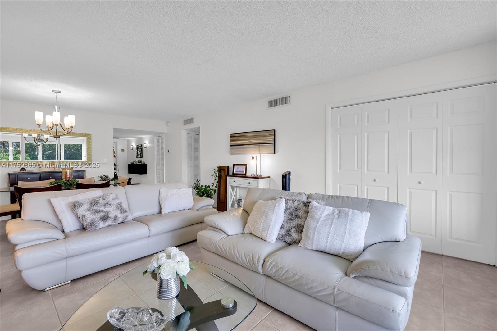 NO 5 PALM-AIRE COUNTRY CL - Residential
