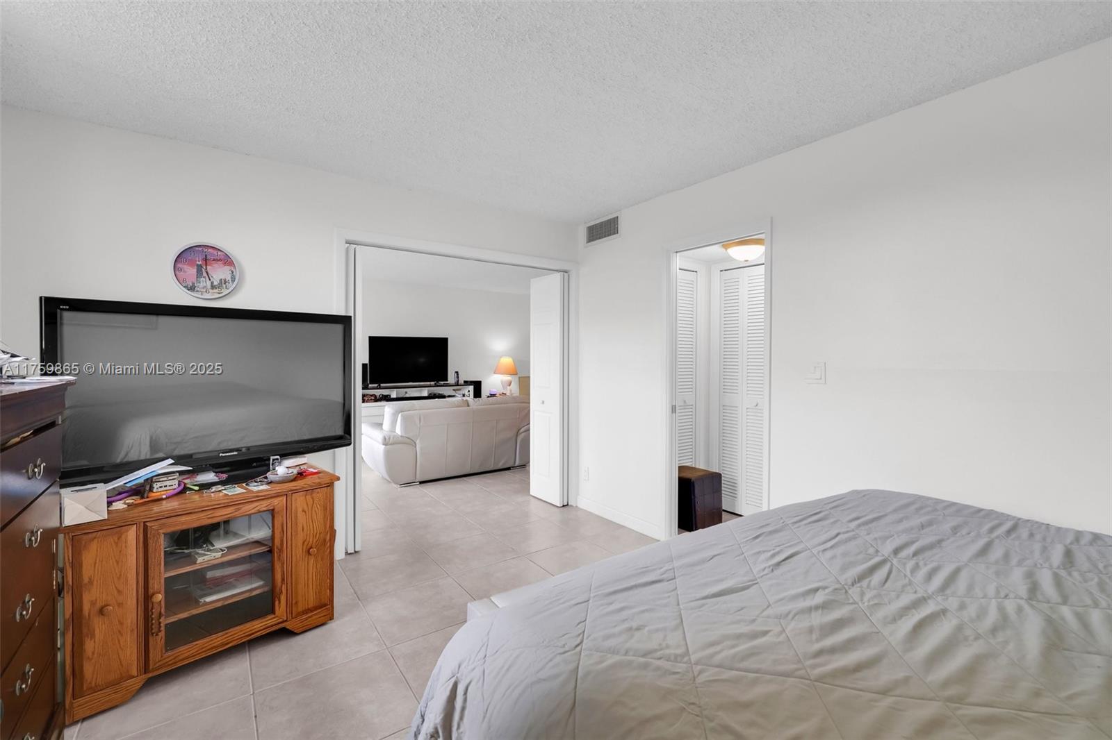 NO 5 PALM-AIRE COUNTRY CL - Residential