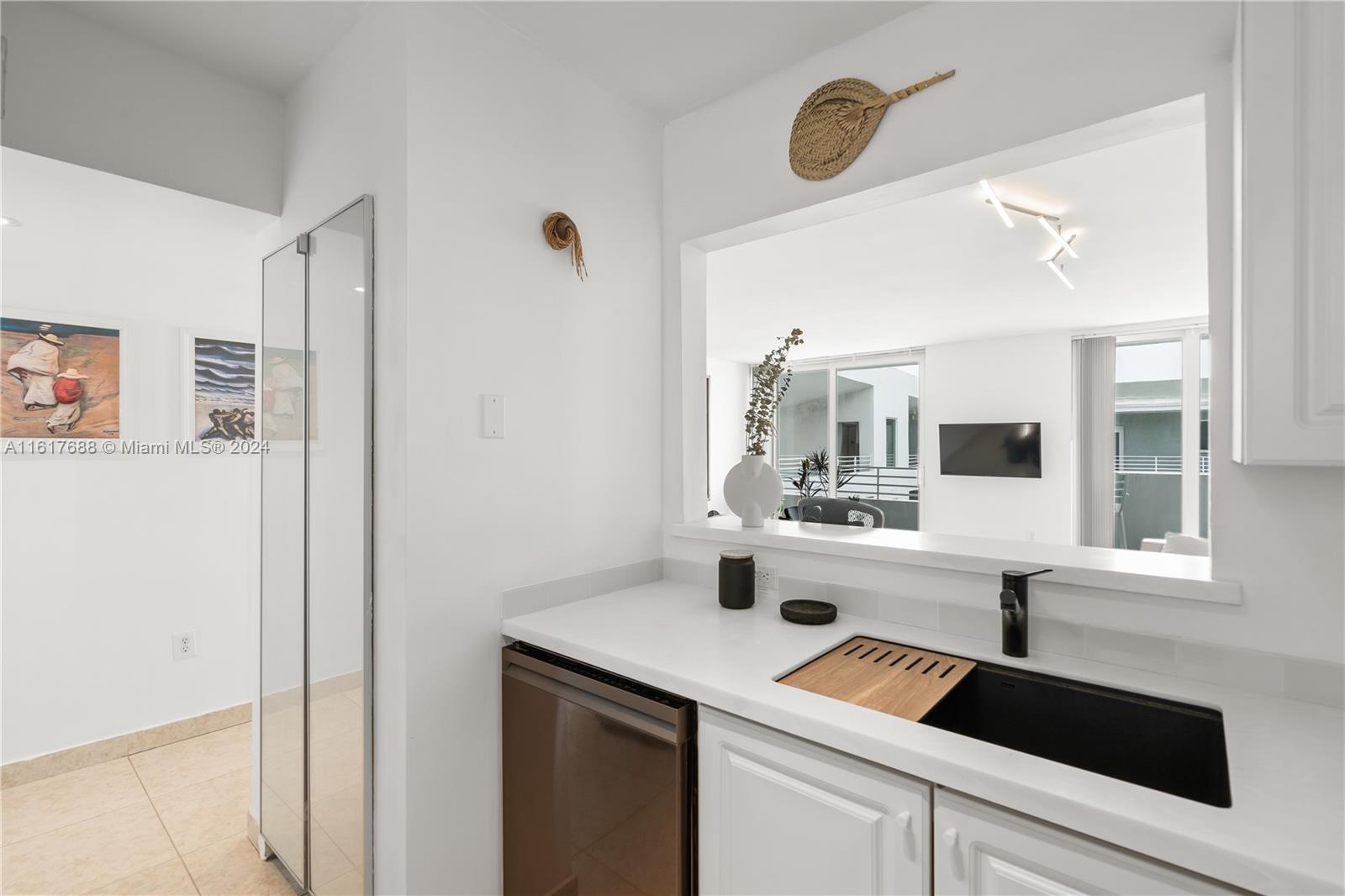 ROND POINT CONDO - Residential