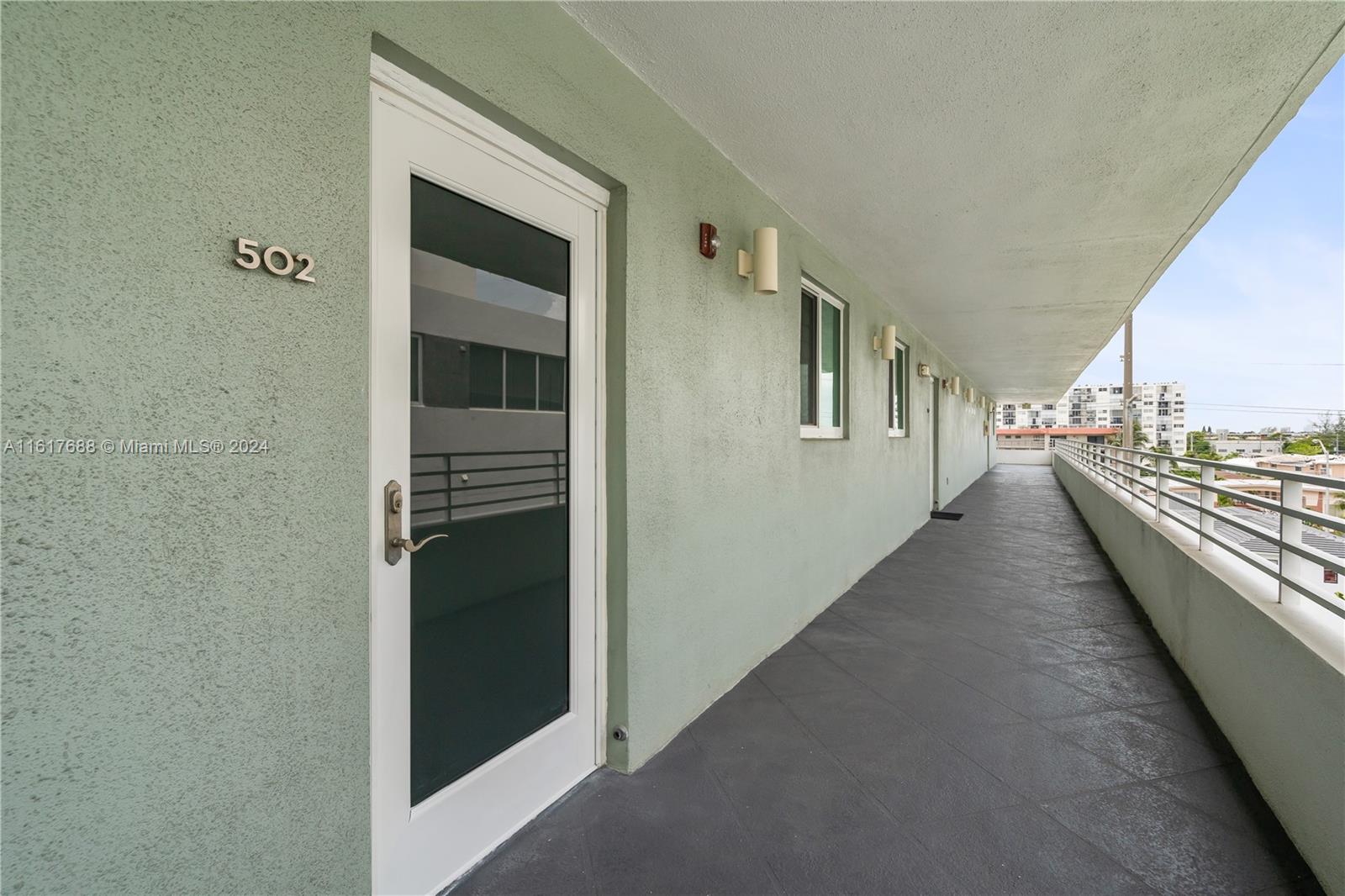 ROND POINT CONDO - Residential