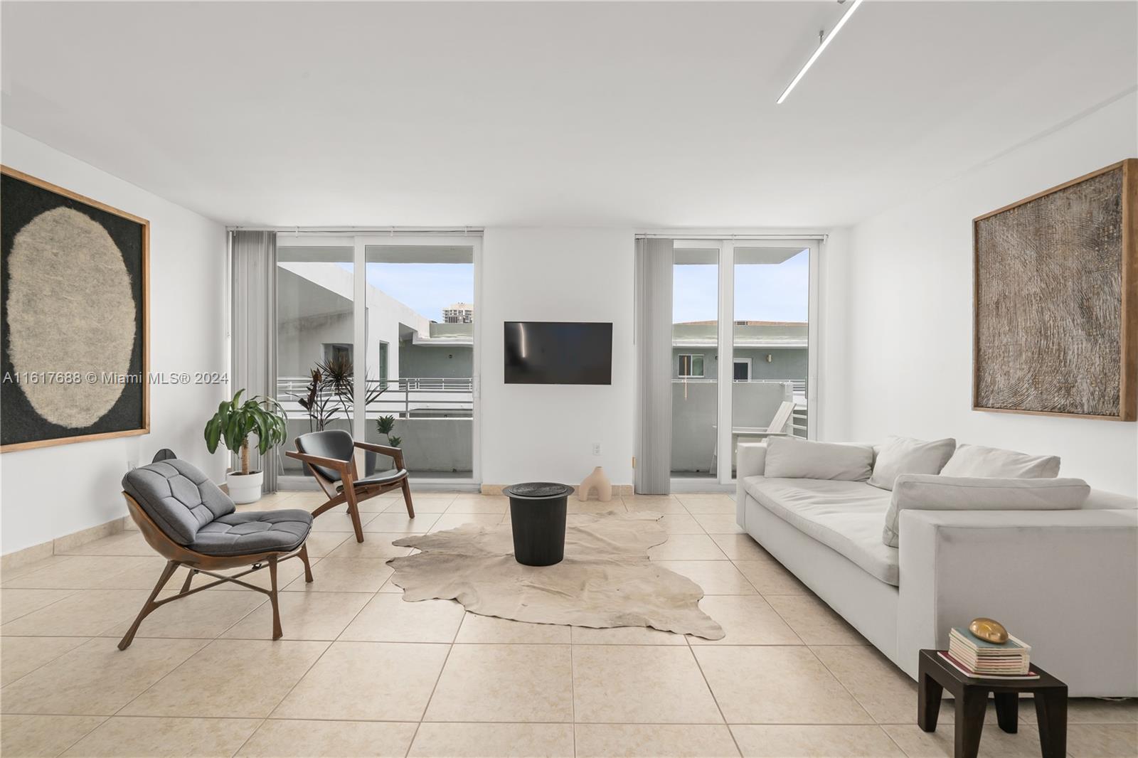 ROND POINT CONDO - Residential