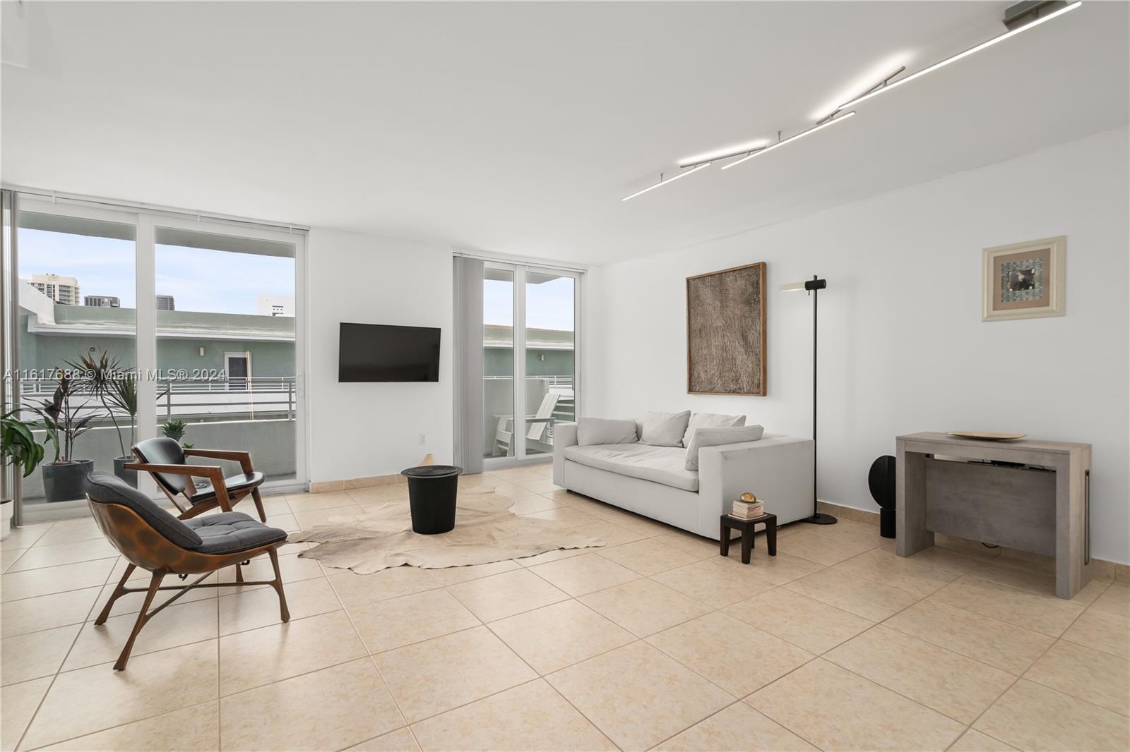 ROND POINT CONDO - Residential
