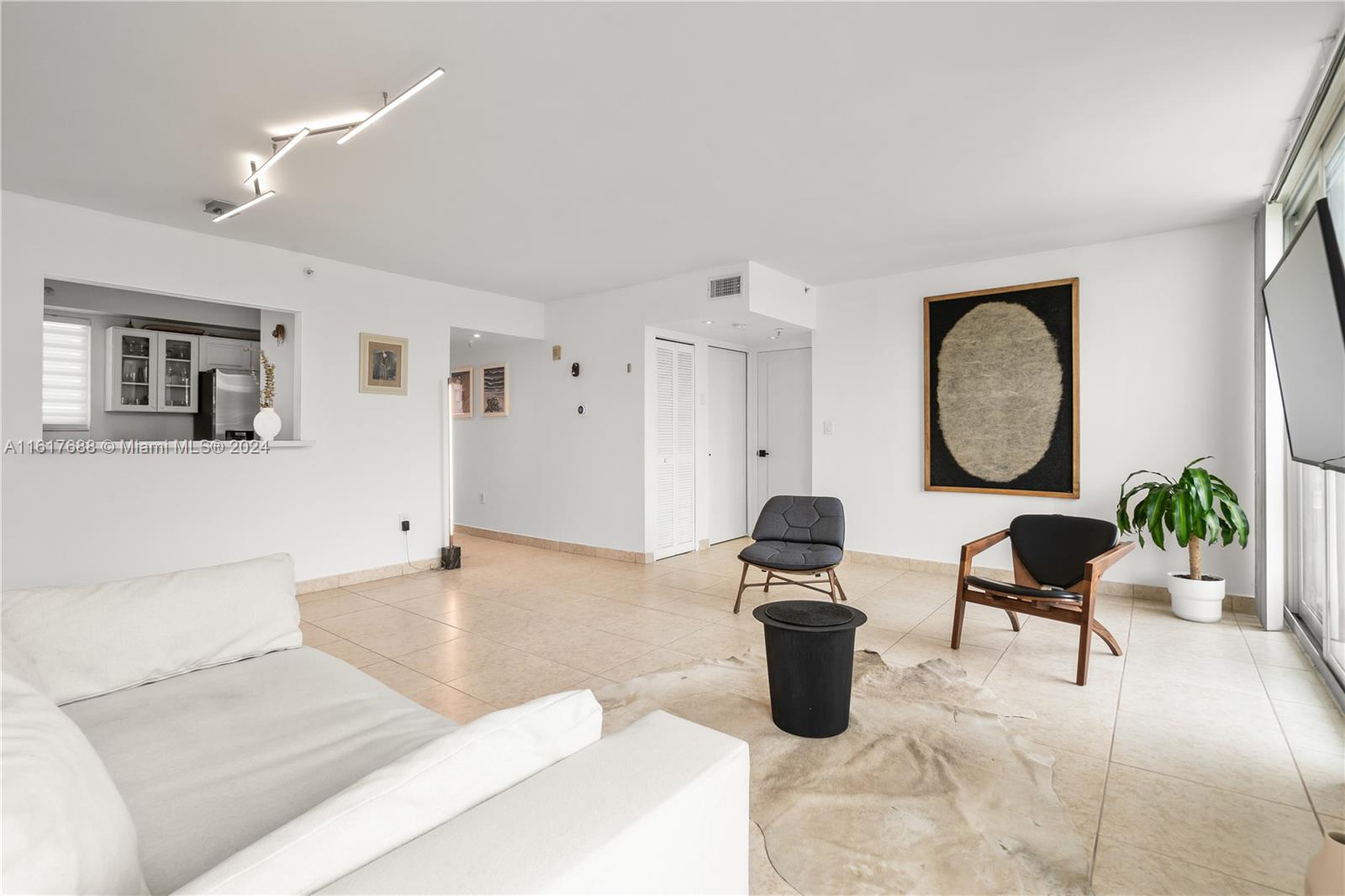 ROND POINT CONDO - Residential