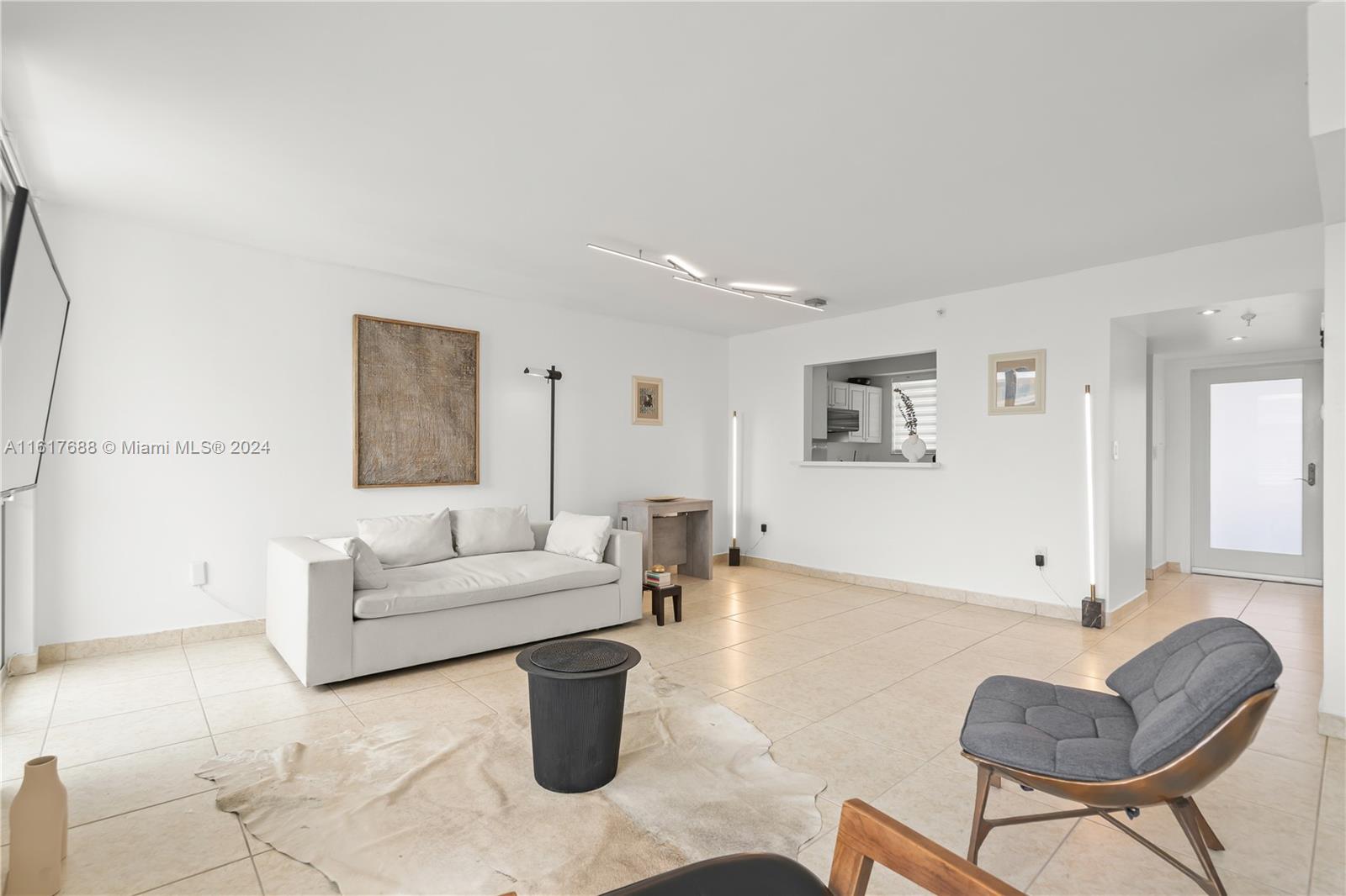 ROND POINT CONDO - Residential