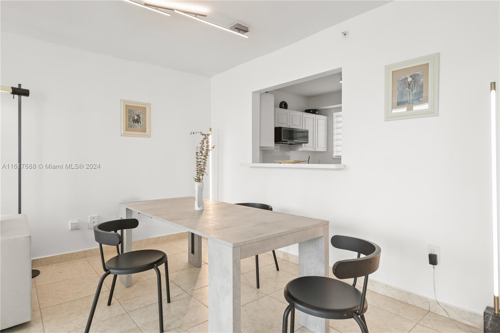 ROND POINT CONDO - Residential