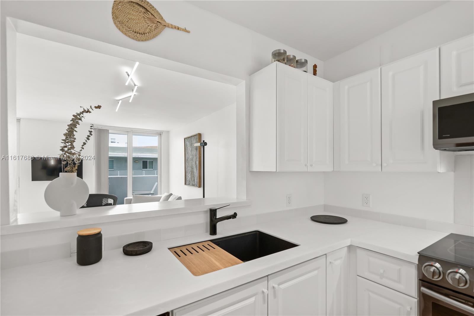 ROND POINT CONDO - Residential