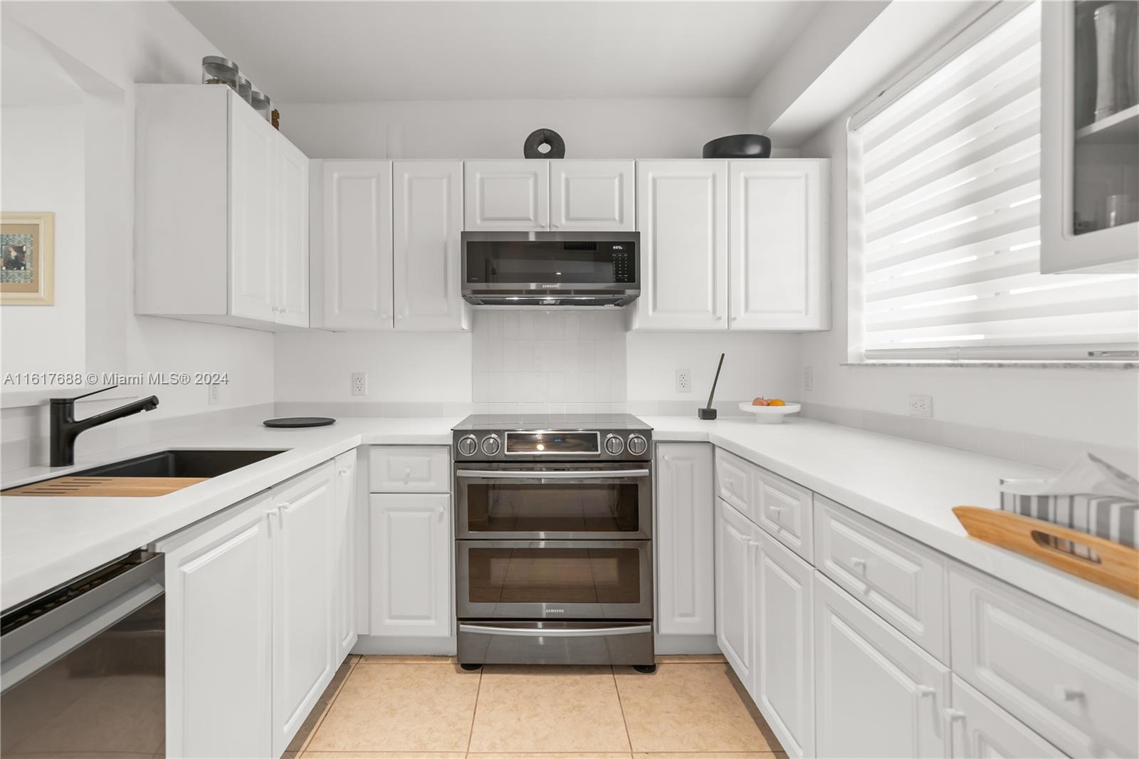 ROND POINT CONDO - Residential