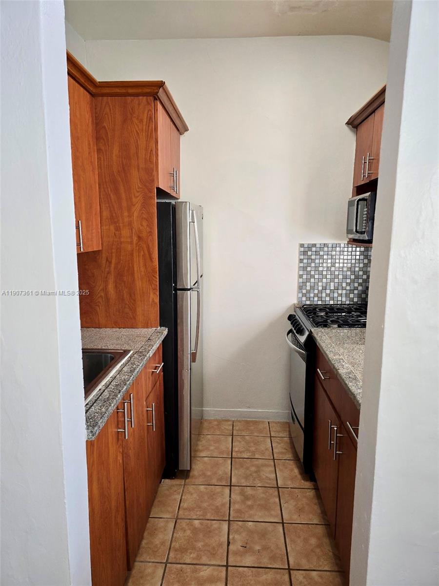 CARMEL VILLAS CONDO - Residential Lease