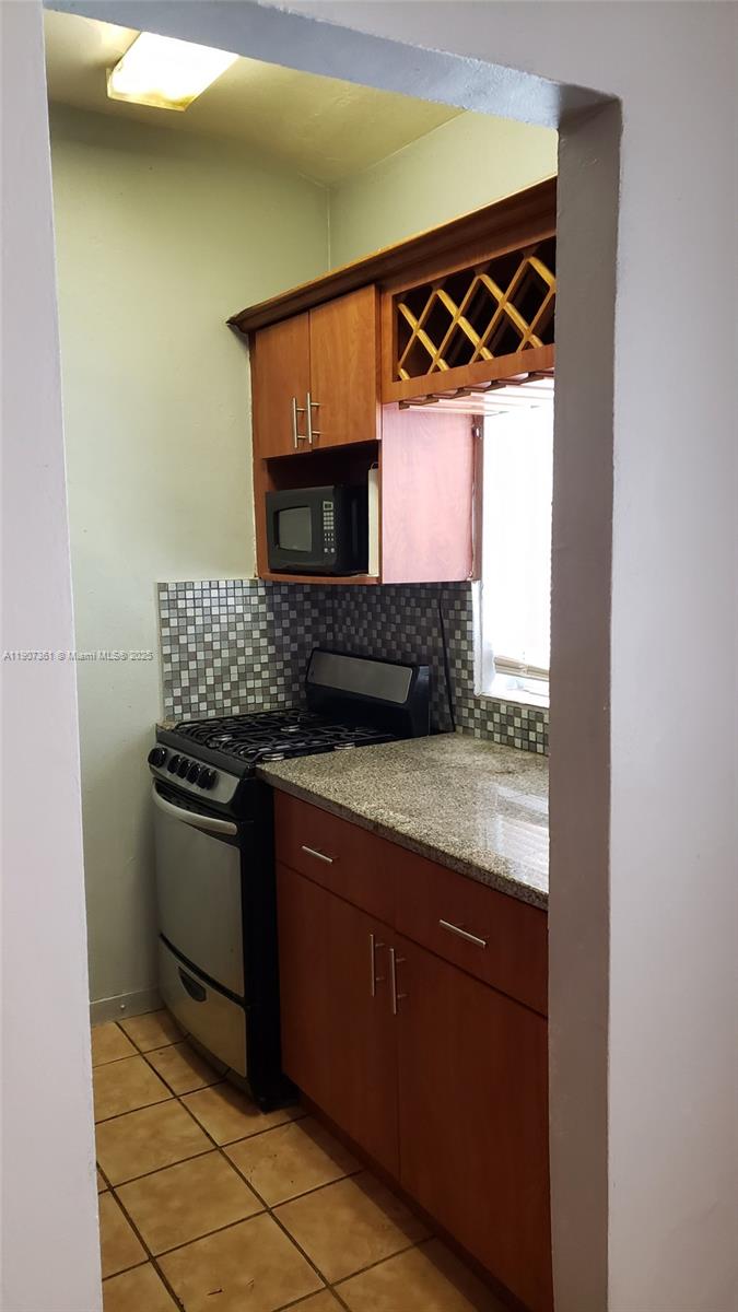 CARMEL VILLAS CONDO - Residential Lease