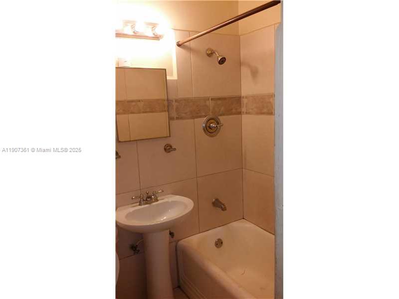 CARMEL VILLAS CONDO - Residential Lease