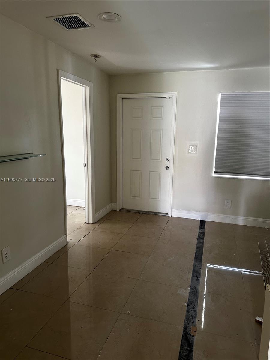 SUNSHINE VILLAS - Residential Lease